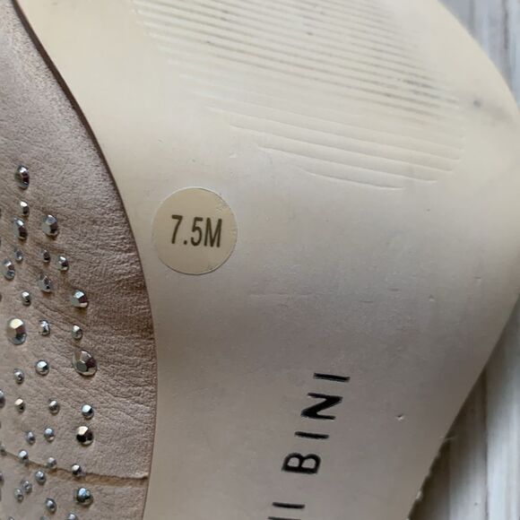 Gianni Bini Nude Peep Toe Heels With Silver Embellishments Size 7.5 - Picture 7 of 8